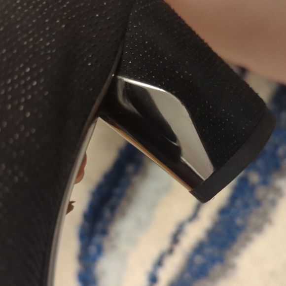 Stuart Weitzman textured Napa leather block heels - Picture 9 of 11